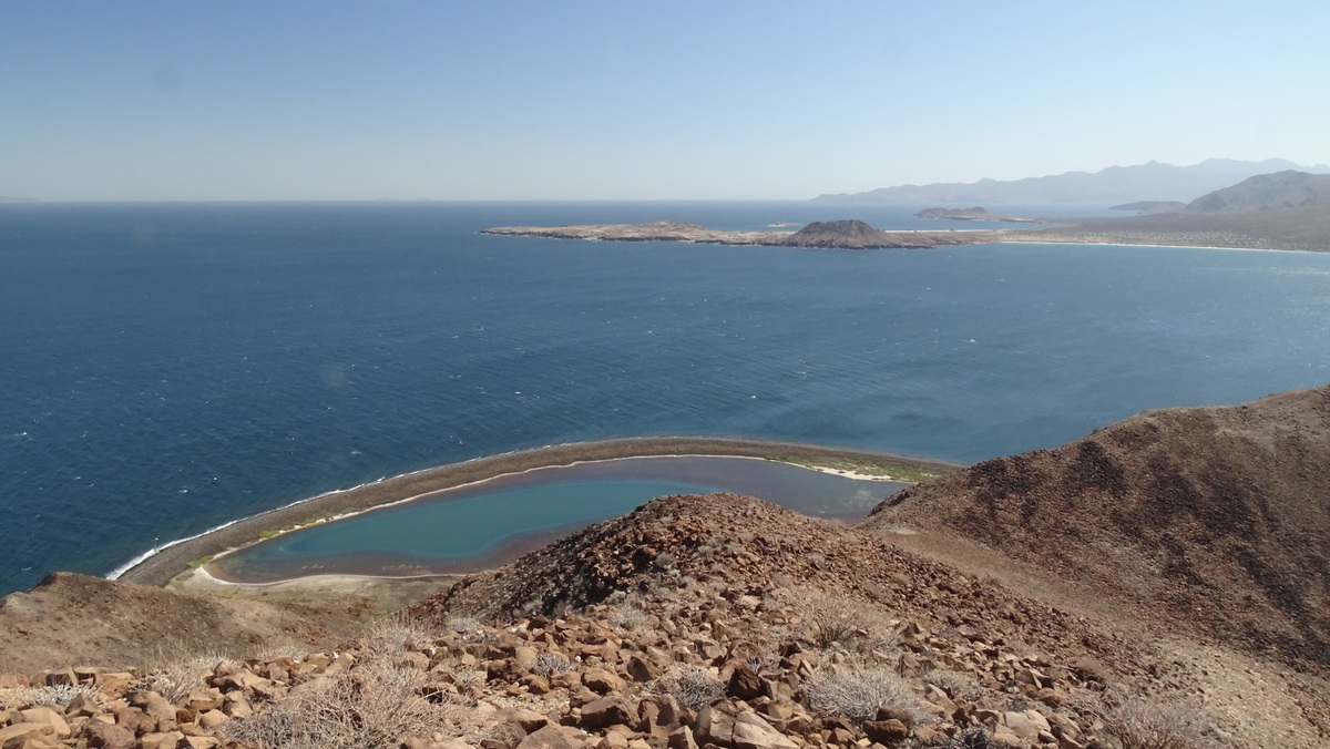 Vista alta de Ensenada el Quemado, Baja California