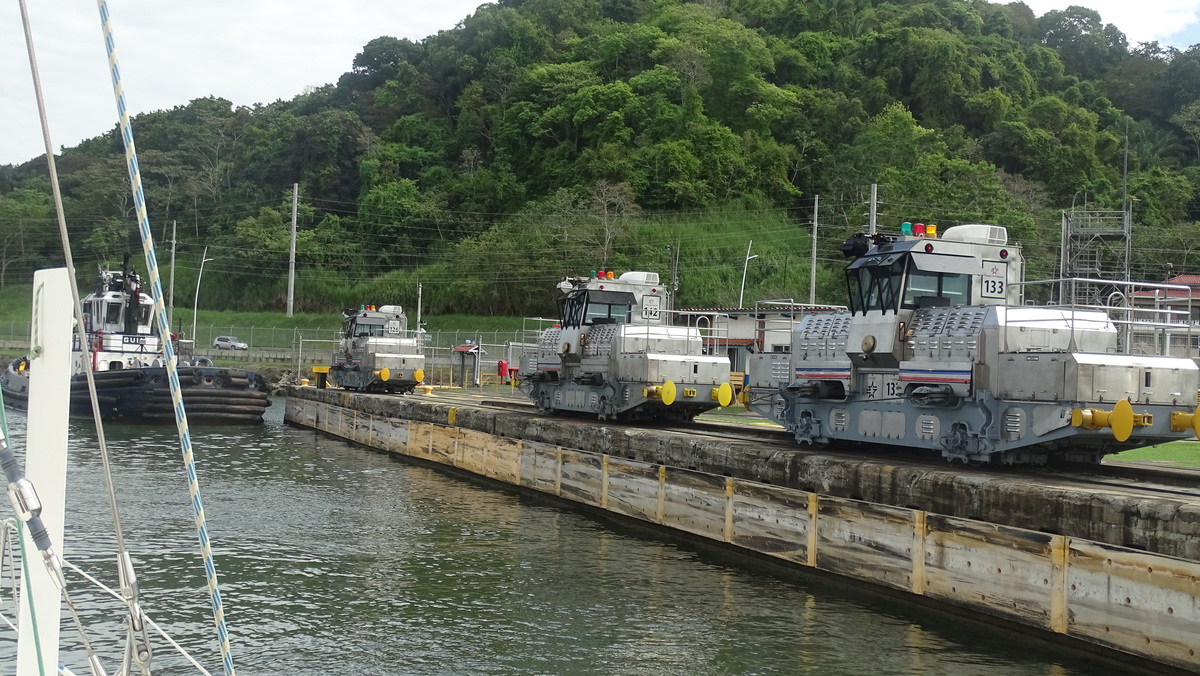Remolcadores eléctricos de las esclusas del Canal de Panamá