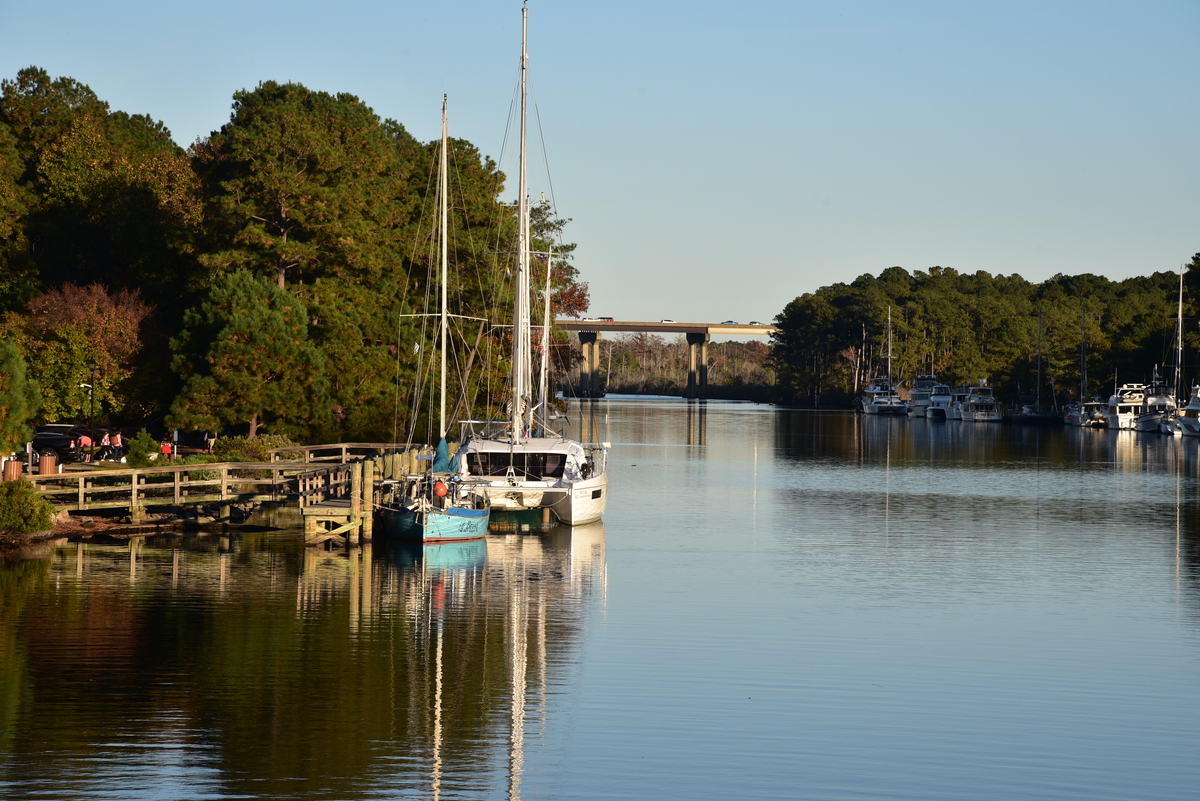 Brisa en el muelle de Great Bridge, Virginia