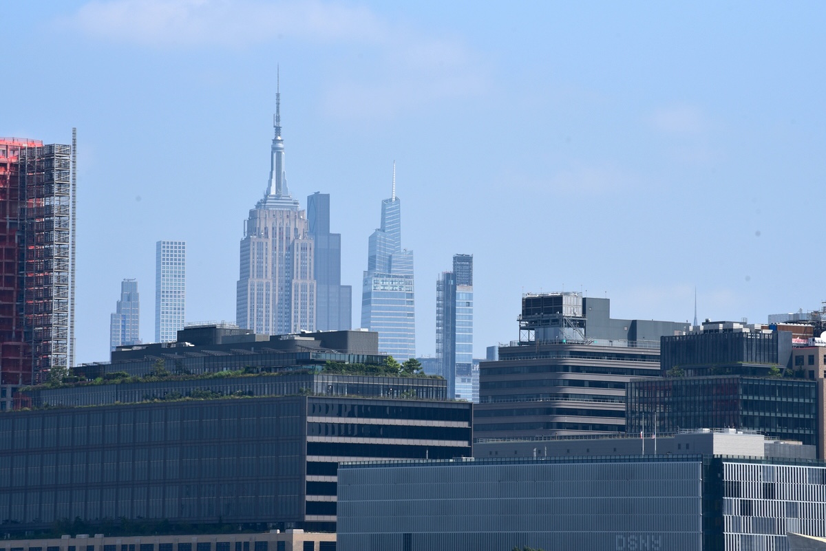 El Empire State Building con las torres del centro de la ciudad detrás
