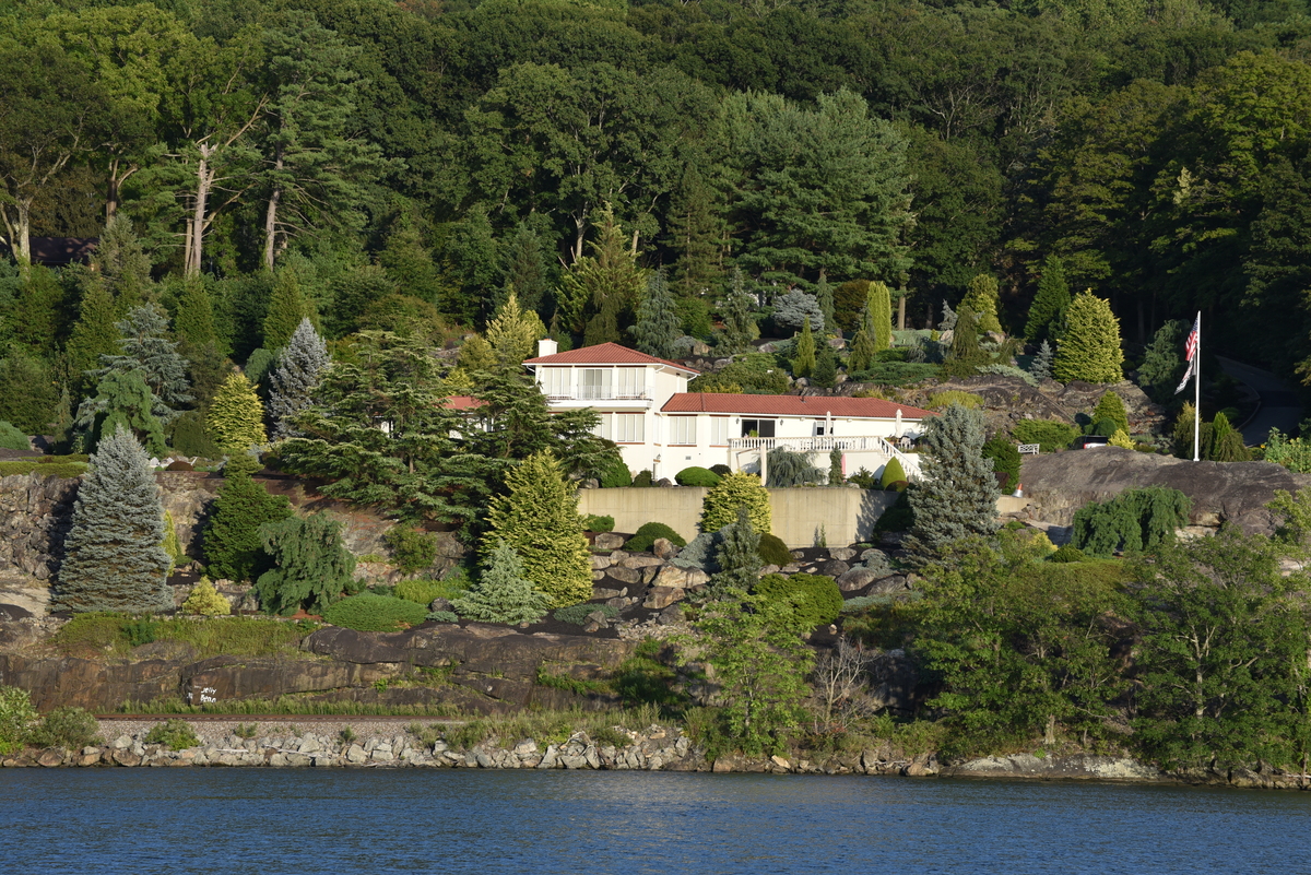 Casa por la orilla del Hudson