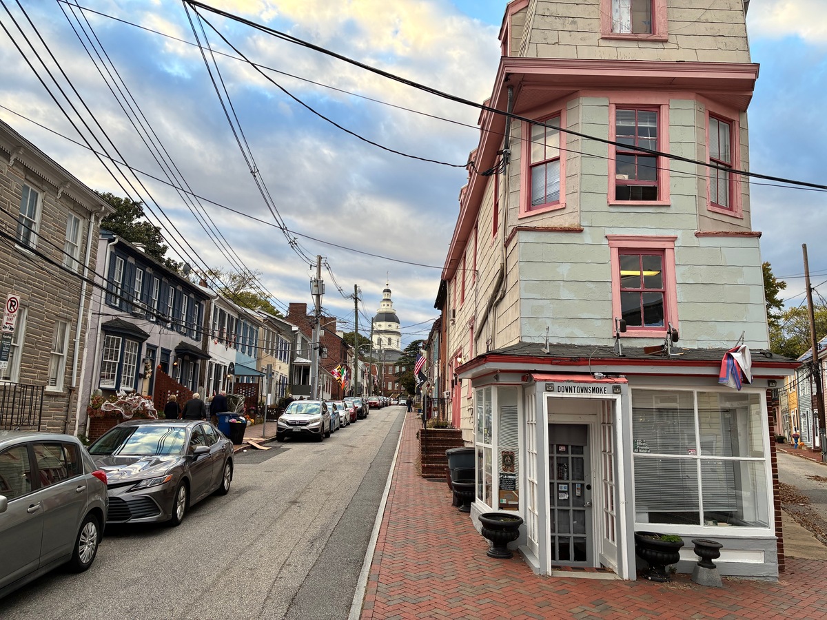 Casa del Estado de Maryland, Annapolis desde la calle Cornhill